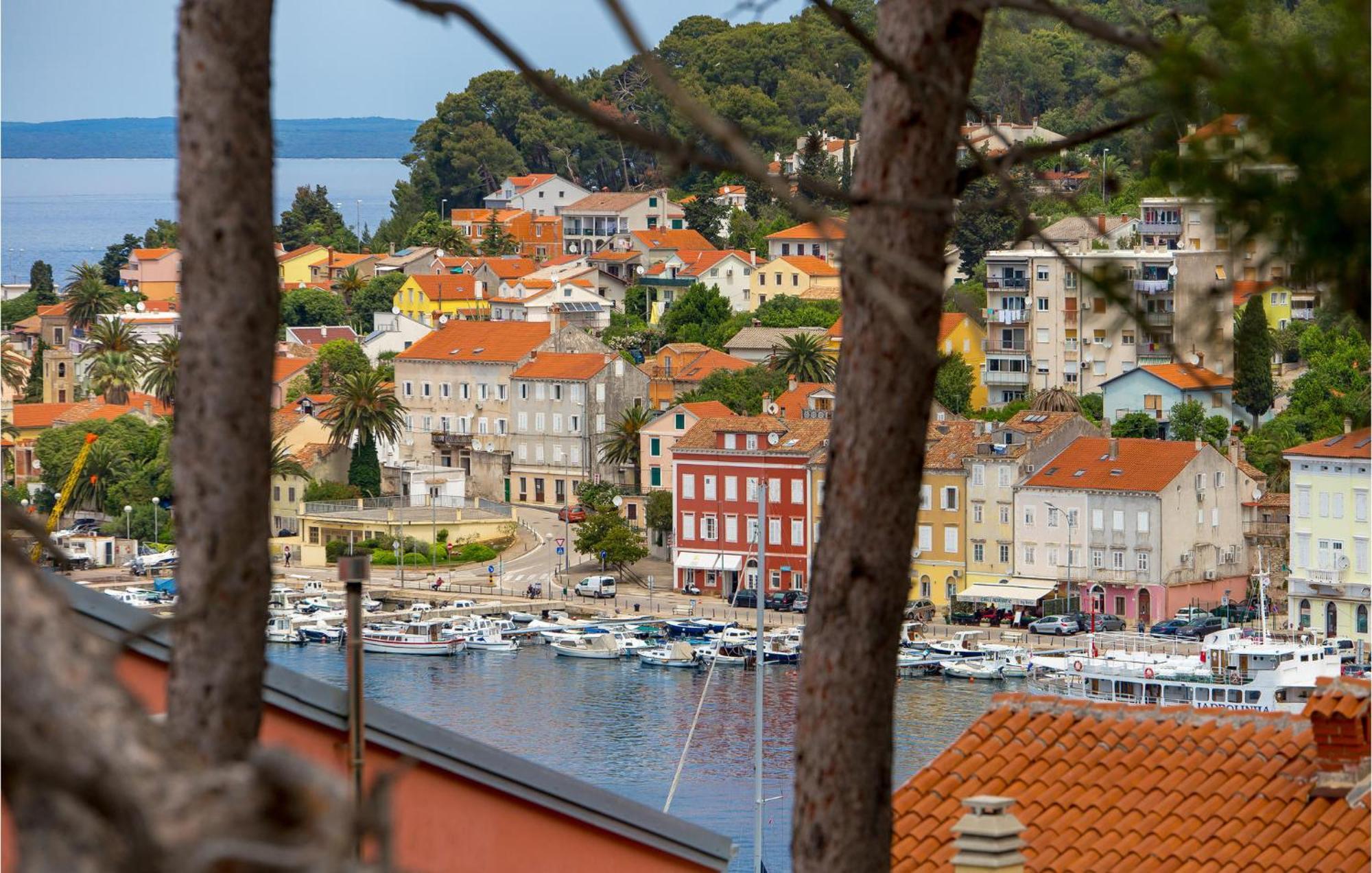 Amazing Apartment In Mali Losinj With Wifi 外观 照片